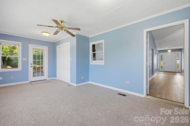 3842 Serenity Drive, Hickory, NC 28602