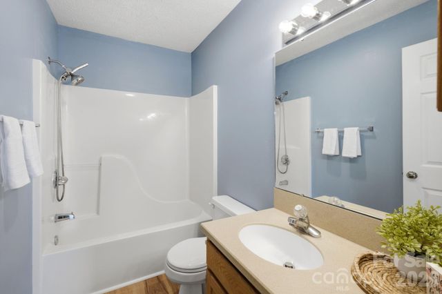 3842 Serenity Drive, Hickory, NC 28602