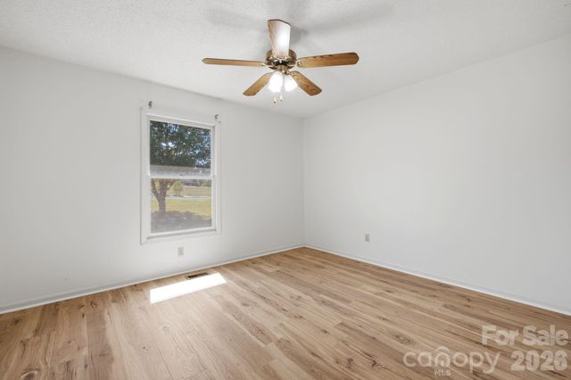 3842 Serenity Drive, Hickory, NC 28602