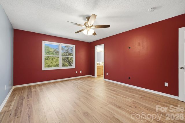 3842 Serenity Drive, Hickory, NC 28602