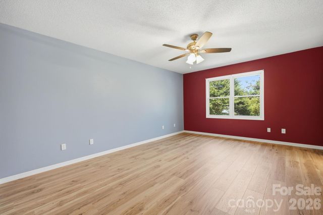 3842 Serenity Drive, Hickory, NC 28602