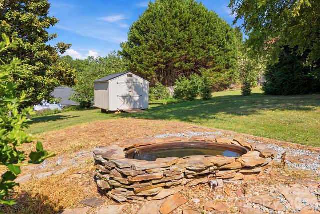 3842 Serenity Drive, Hickory, NC 28602