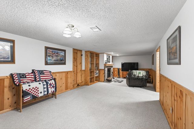 13563 Eidelweiss Street NW, Andover, MN 55304