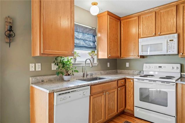 1905 NW 82nd Terrace, Kansas City, MO 64151