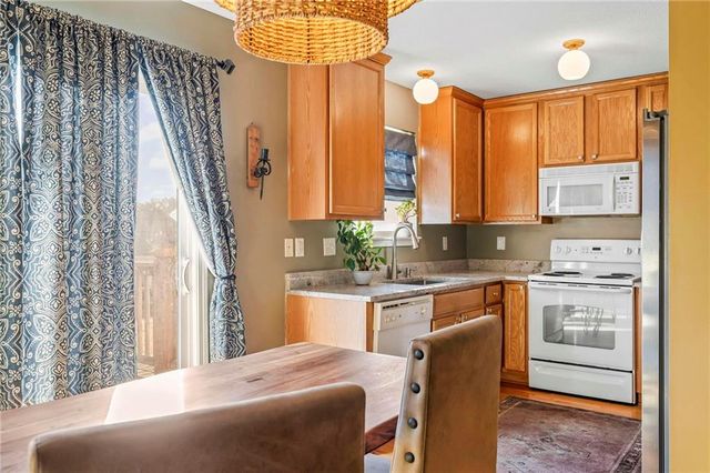 1905 NW 82nd Terrace, Kansas City, MO 64151