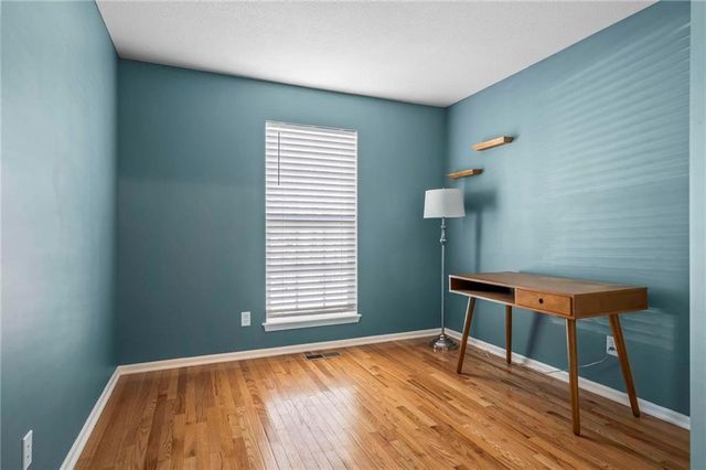 1905 NW 82nd Terrace, Kansas City, MO 64151