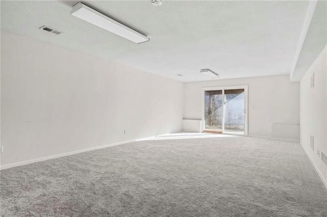 1905 NW 82nd Terrace, Kansas City, MO 64151