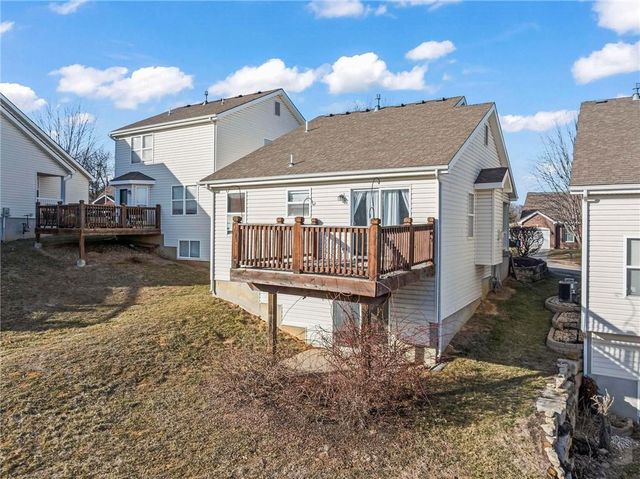 1905 NW 82nd Terrace, Kansas City, MO 64151