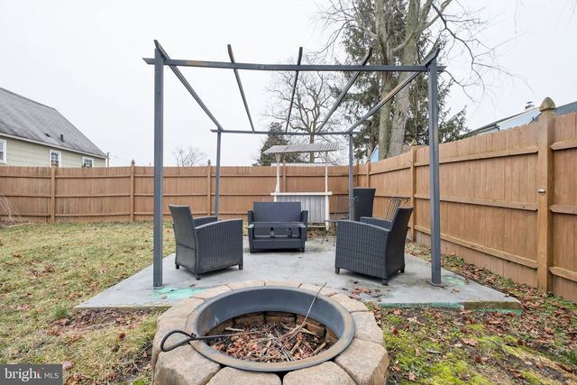 614 W BROOKE AVE, Magnolia, NJ 08049