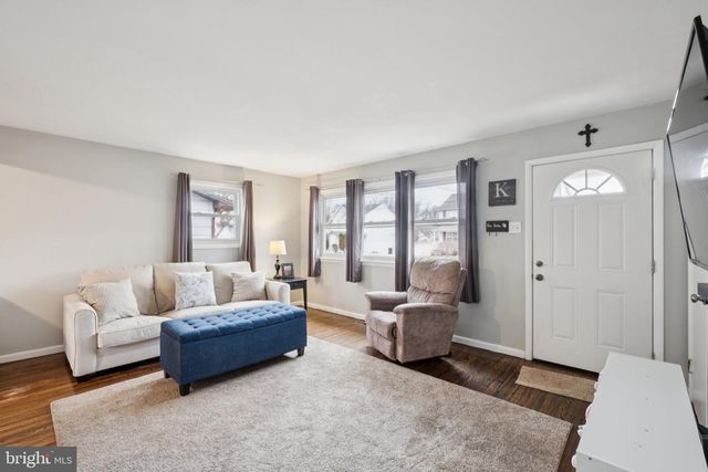 614 W BROOKE AVE, Magnolia, NJ 08049