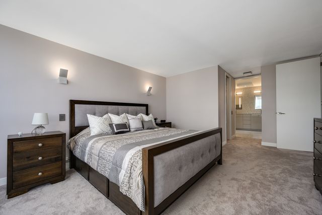 360 E RANDOLPH Street 4203, Chicago, IL 60601
