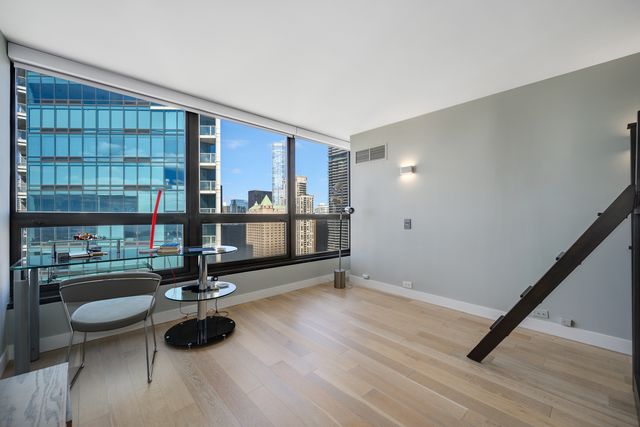 360 E RANDOLPH Street 4203, Chicago, IL 60601