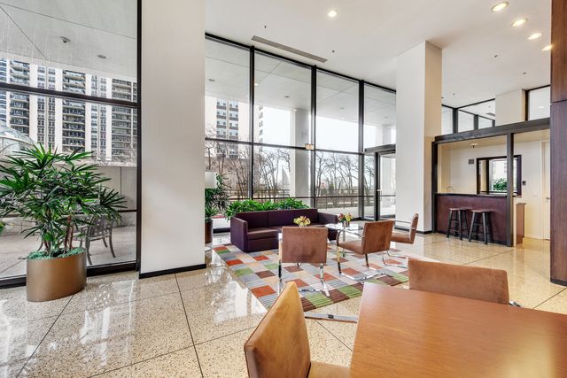 360 E RANDOLPH Street 4203, Chicago, IL 60601