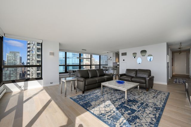 360 E RANDOLPH Street 4203, Chicago, IL 60601
