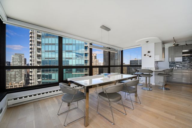 360 E RANDOLPH Street 4203, Chicago, IL 60601