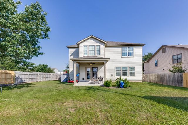 490 Holly Grove ST, Kyle, TX 78640