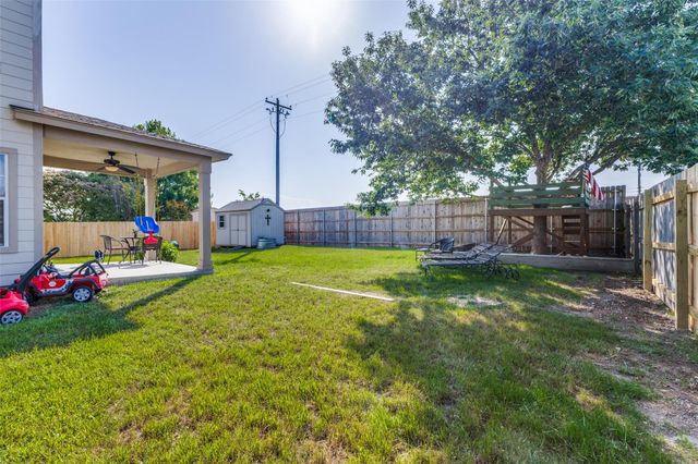 490 Holly Grove ST, Kyle, TX 78640