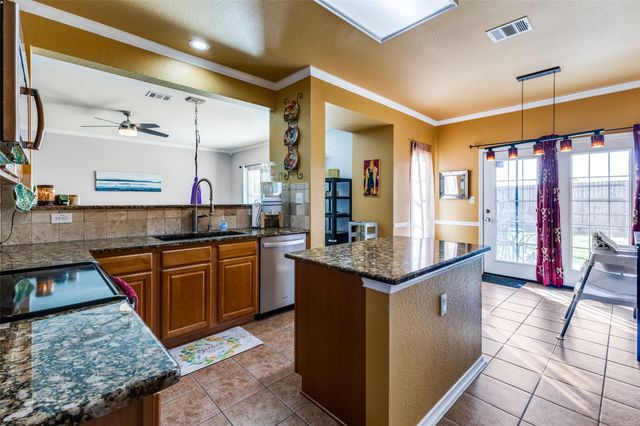 490 Holly Grove ST, Kyle, TX 78640
