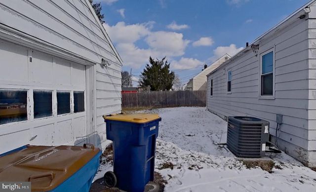 327 OLGA RD, Wilmington, DE 19805