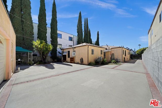 840 844 N Poinsettia Place, Los Angeles, CA 90046