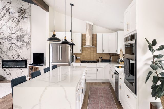 2244 E LAMBOURNE AVE, Millcreek, UT 84109