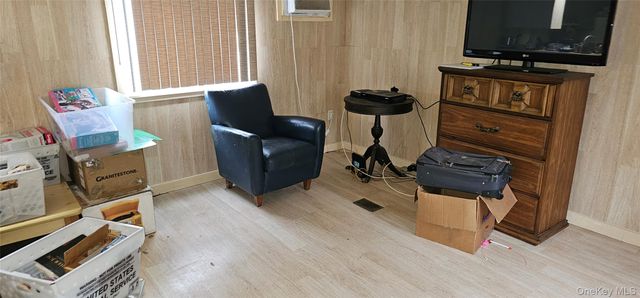 525 Riverleigh Avenue 206, Riverhead, NY 11901