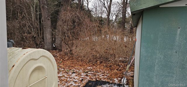 525 Riverleigh Avenue 206, Riverhead, NY 11901