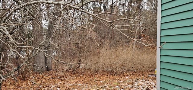 525 Riverleigh Avenue 206, Riverhead, NY 11901