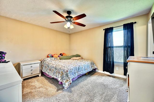 220 Ten Mile Drive, Dry Ridge, KY 41035