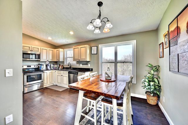 220 Ten Mile Drive, Dry Ridge, KY 41035