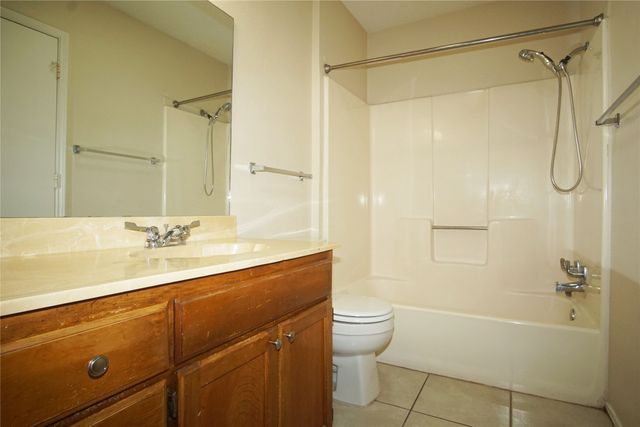 5718 Red Cactus Court, Arlington, TX 76017