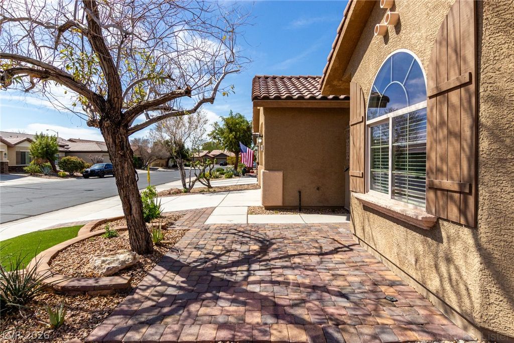 6092 Fox Creek Avenue, Las Vegas, NV 89122 — photo 5