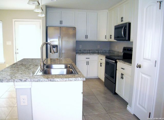 1229 BOB WHITE DR, Spring Branch, TX 78070