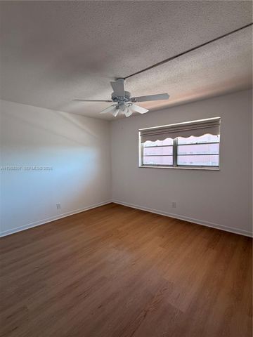 218 NE 12th Ave 302, Hallandale Beach, FL 33009