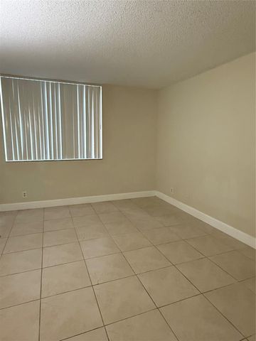 10773 CLEARY Boulevard 110, Plantation, FL 33324