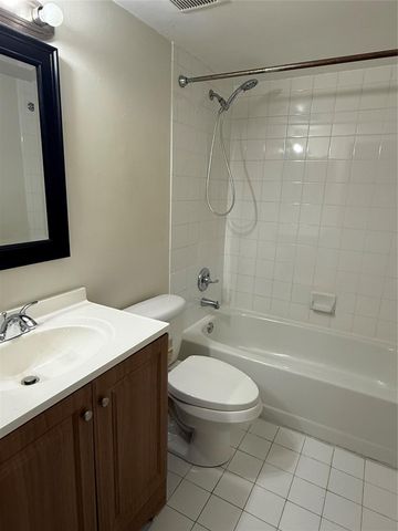 10773 CLEARY Boulevard 110, Plantation, FL 33324