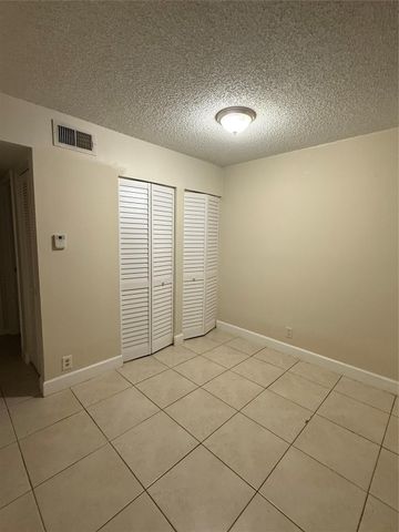 10773 CLEARY Boulevard 110, Plantation, FL 33324