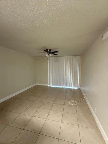 10773 CLEARY Boulevard 110, Plantation, FL 33324