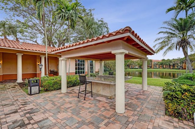 10773 CLEARY Boulevard 110, Plantation, FL 33324