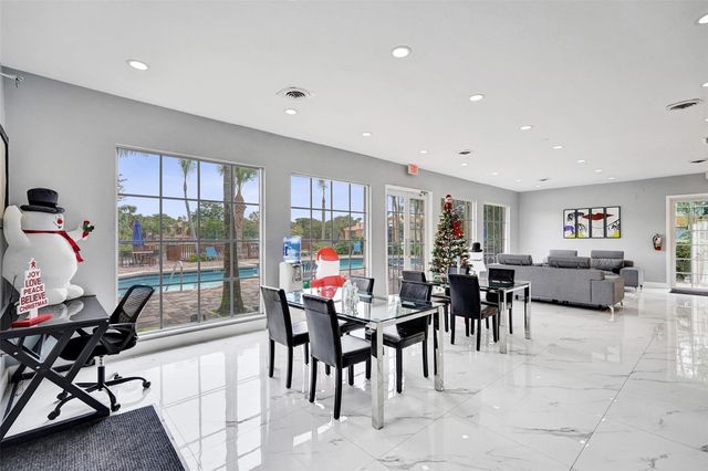 10773 CLEARY Boulevard 110, Plantation, FL 33324