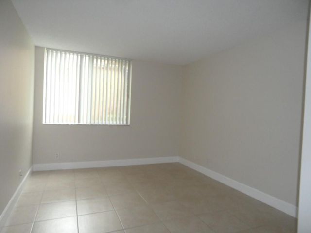 10773 CLEARY Boulevard 110, Plantation, FL 33324