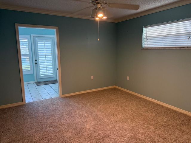 670 E Lake Jasmine Circle 106, Vero Beach, FL 32962