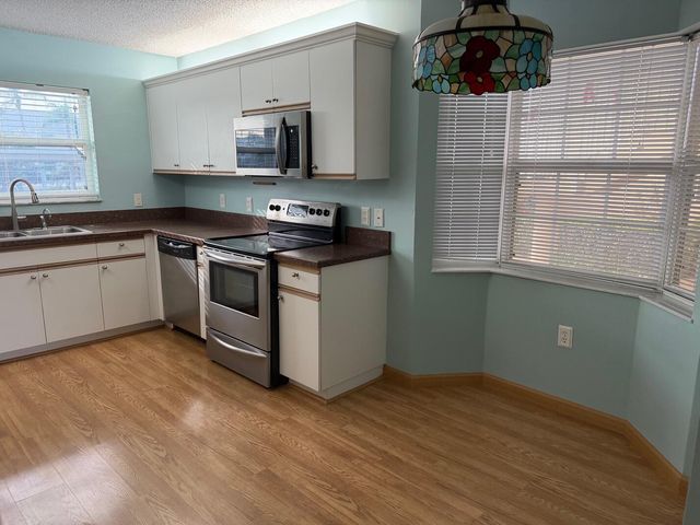670 E Lake Jasmine Circle 106, Vero Beach, FL 32962