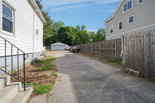 56 Henrietta Street, Providence, RI 02904
