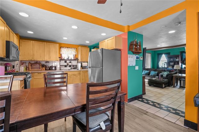 56 Henrietta Street, Providence, RI 02904