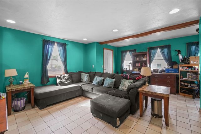 56 Henrietta Street, Providence, RI 02904
