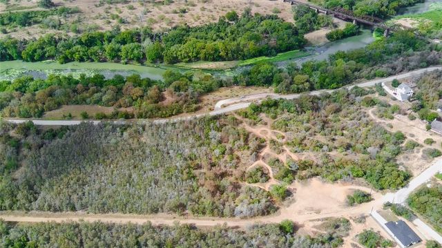 307 Kahana LN, Bastrop, TX 78602