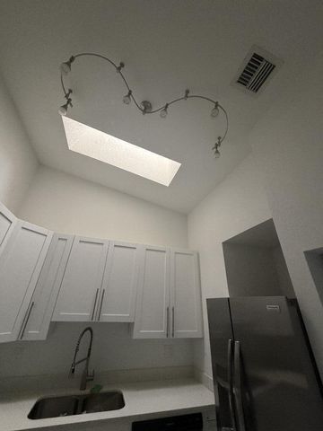 9804 NW 37th Street 3e, Sunrise, FL 33351