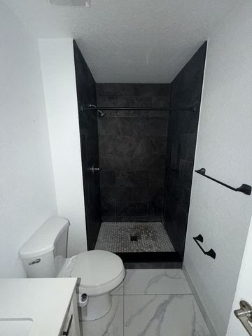 9804 NW 37th Street 3e, Sunrise, FL 33351