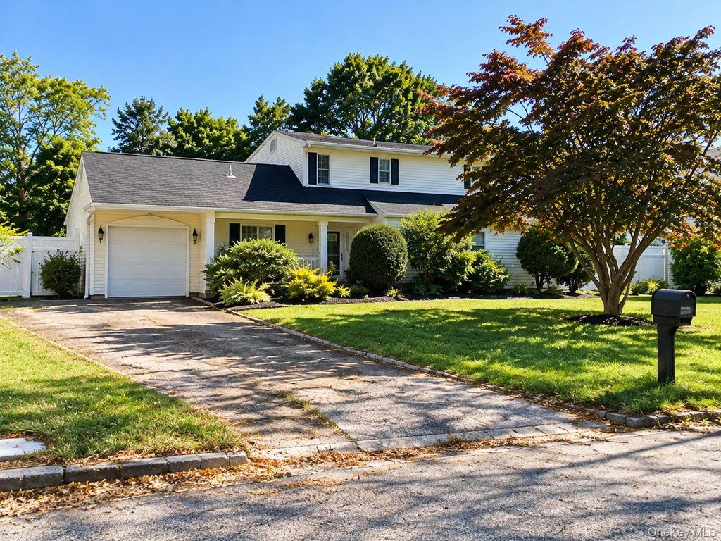 1077 Sipp Avenue, Medford, NY 11763 — exterior
